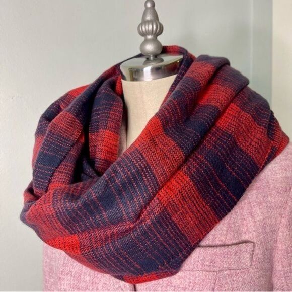 Banana Republic Navy Blue & Red Plaid Fringe Scarf - Picture 6 of 10